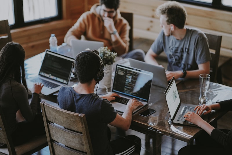 Il nostro team al lavoro nello studio